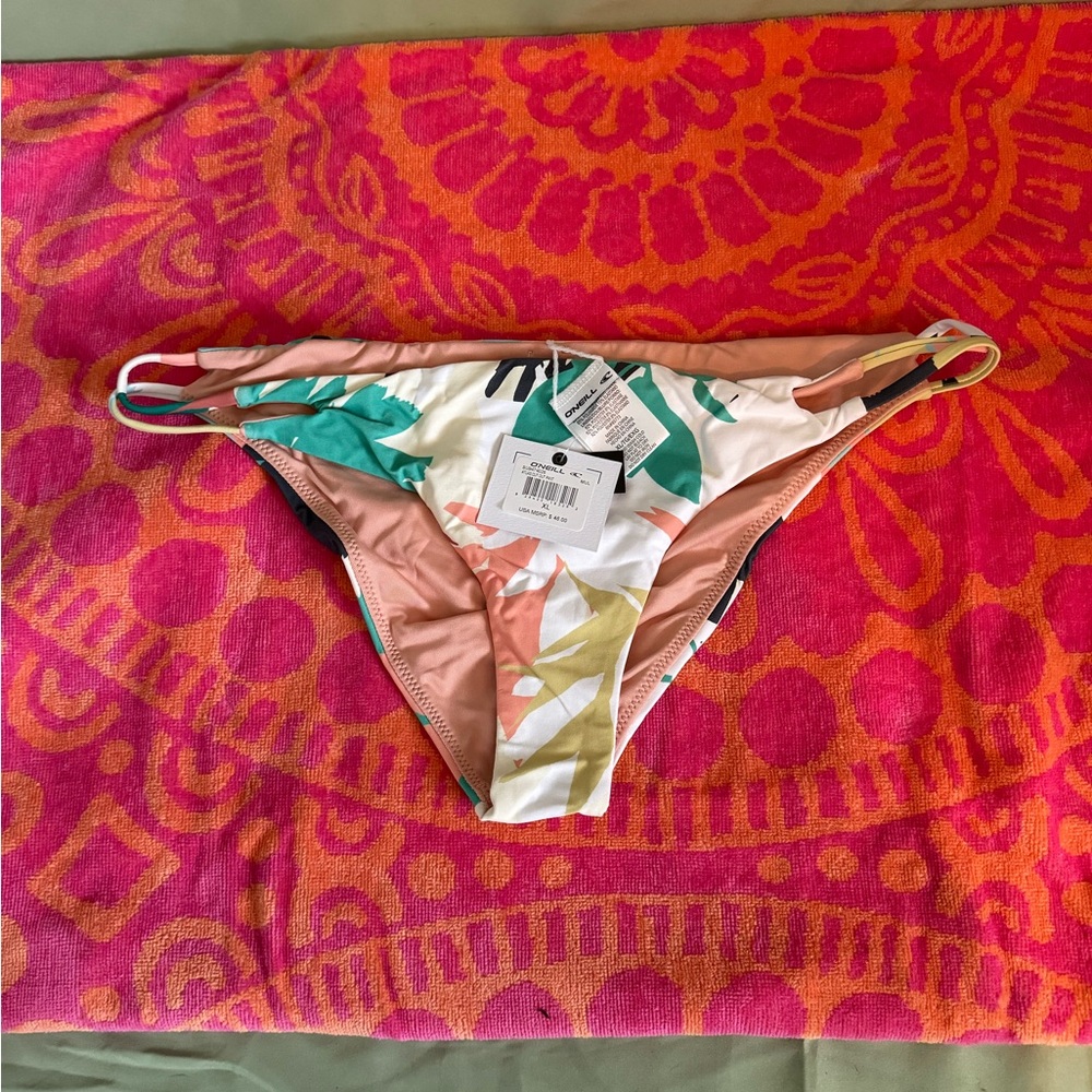 O’Neill Atlas Cut Out Paint